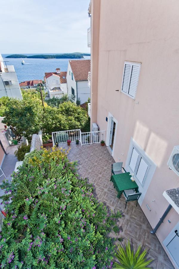 Apartments Anita Hvar Town Buitenkant foto