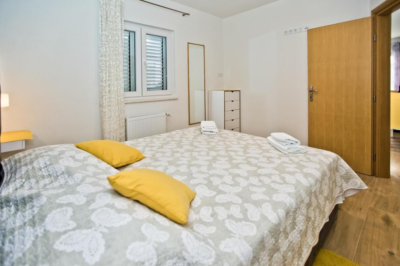 Apartments Anita Hvar Town Buitenkant foto